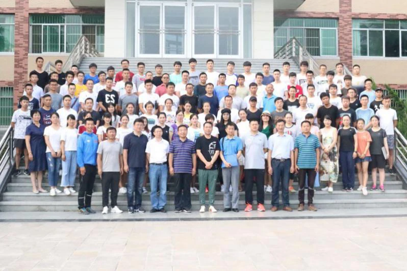 媒体记者如何报道篮球选秀权的动态_2